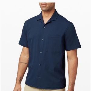 Men’s Lululemon Ventlight Mesh Camp Collar shirt.